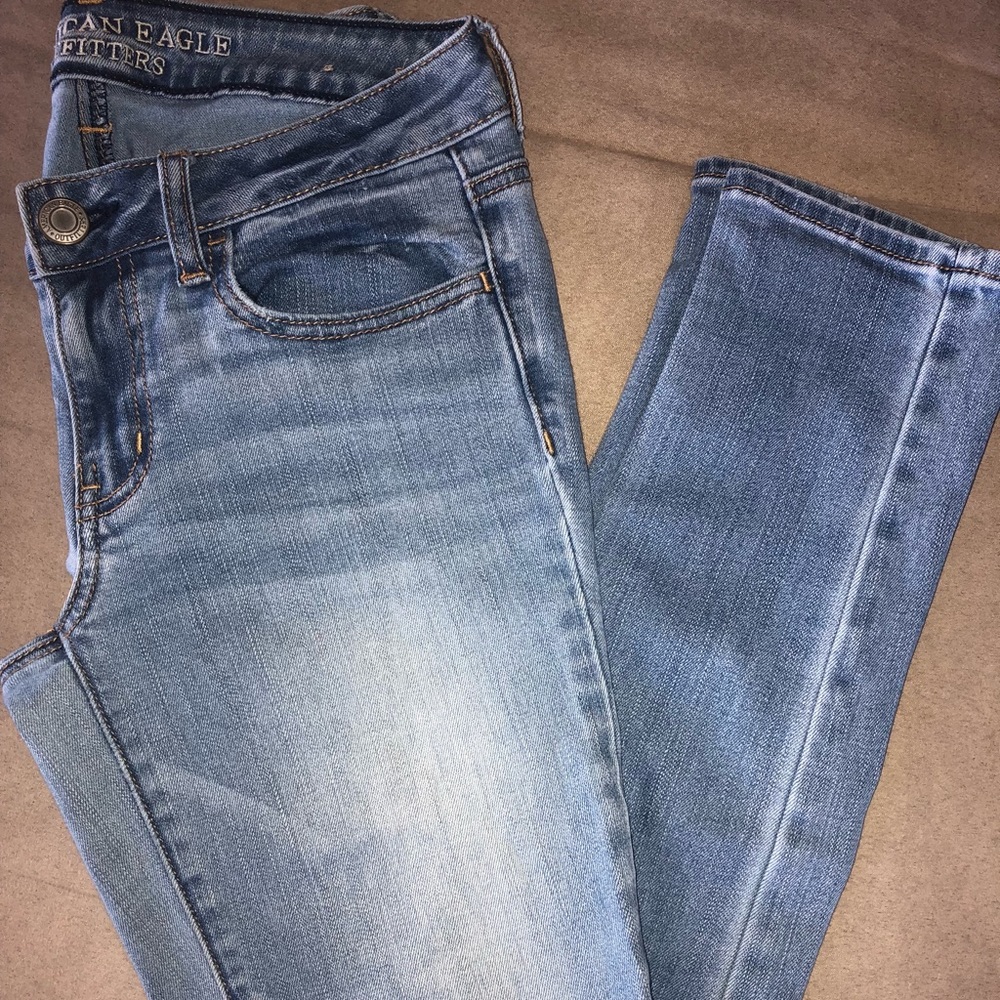 American Eagle Mid-Rise Skinny Medium-Wash